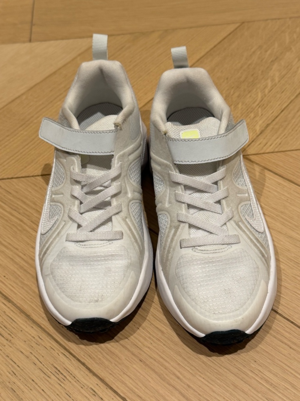 Nike Metro Tek White Sneakers – Kids’ Size 2.5Y / EU 34